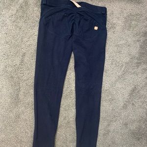 Freddy Pants. Super comfortable. Size 6